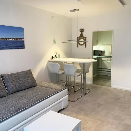 Апартаменты Ferienwohnung-happy-laboe Лабё